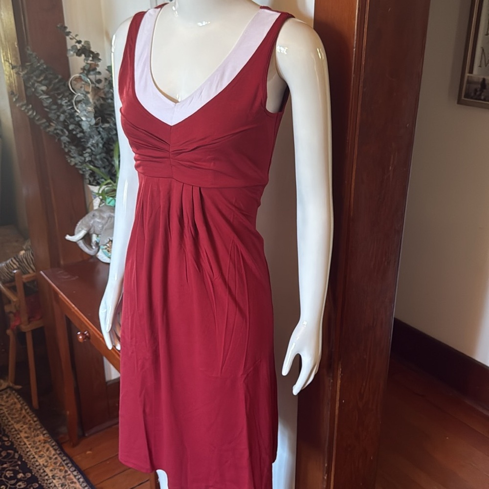 NWT northern reflections size small Elegant Red Sleeveless Dress white trim